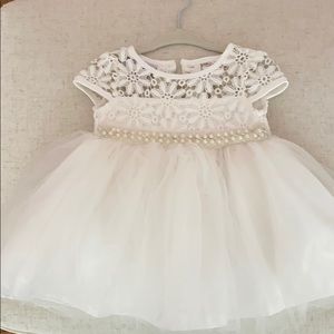 Gorgeous flower girl white dress